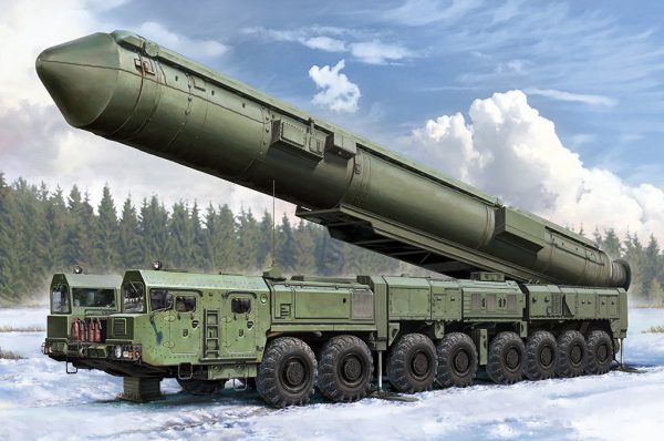 HobbyBoss 15U175 TEL of RS-12M1 Topol-M ICBM Complex - 1 72 Scale Model Kit Discount